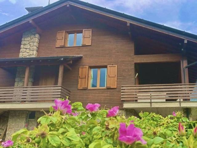 Villa Indipendente in vendita a Castione Della Presolana, Lombardia