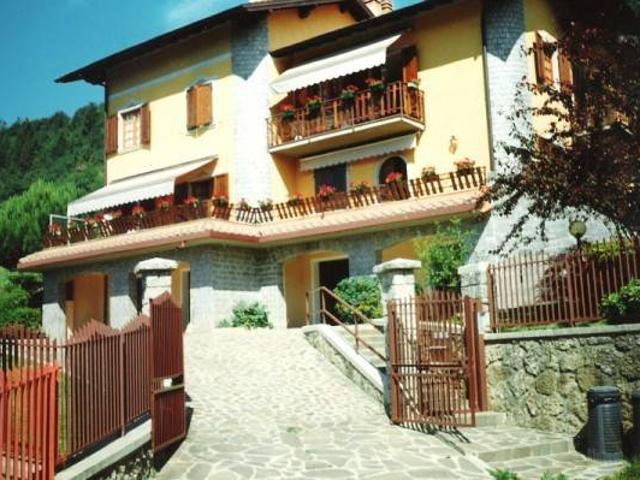 Villa Indipendente in vendita a Castione Della Presolana, Lombardia