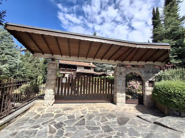 Villa Indipendente in vendita a Dorga, Castione Della Presolana