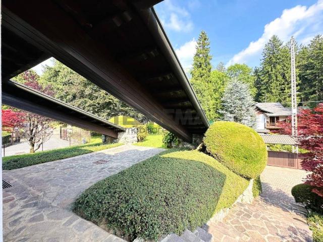 Villa Indipendente in vendita a Dorga, Castione Della Presolana