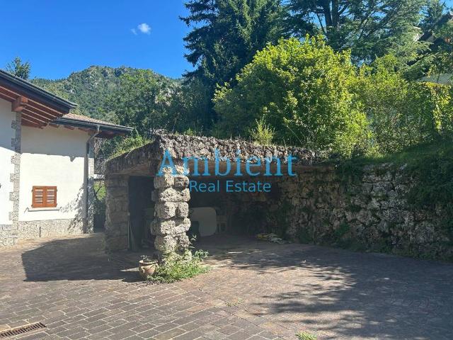 Villa Indipendente in vendita a Dorga, Castione Della Presolana