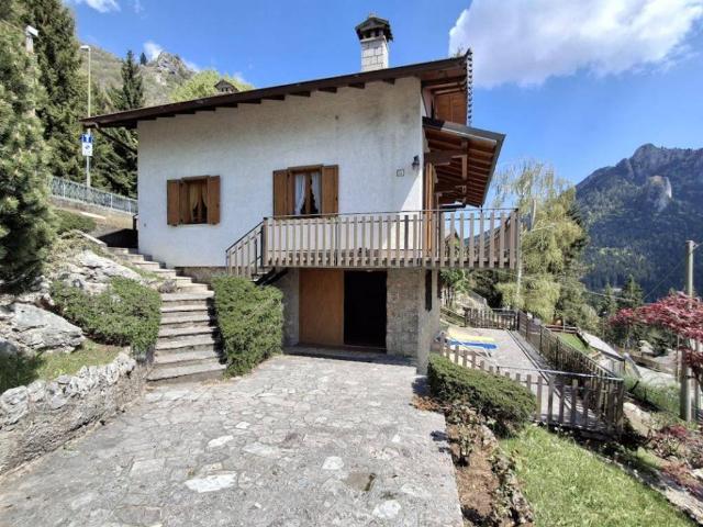 Villa Indipendente in vendita a Dorga, Castione Della Presolana