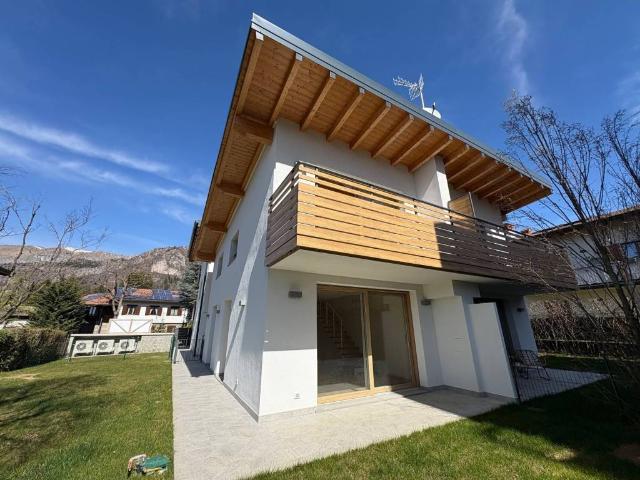 Villa Indipendente in vendita a Dorga, Castione Della Presolana