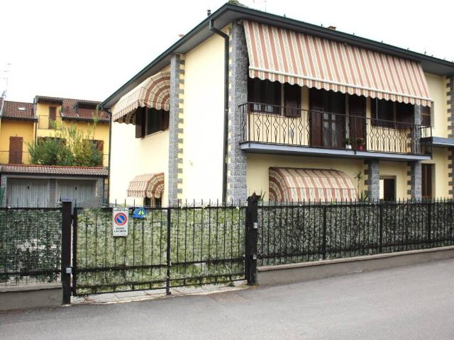 Villa Indipendente in vendita a Castiraga Vidardo, Lombardia