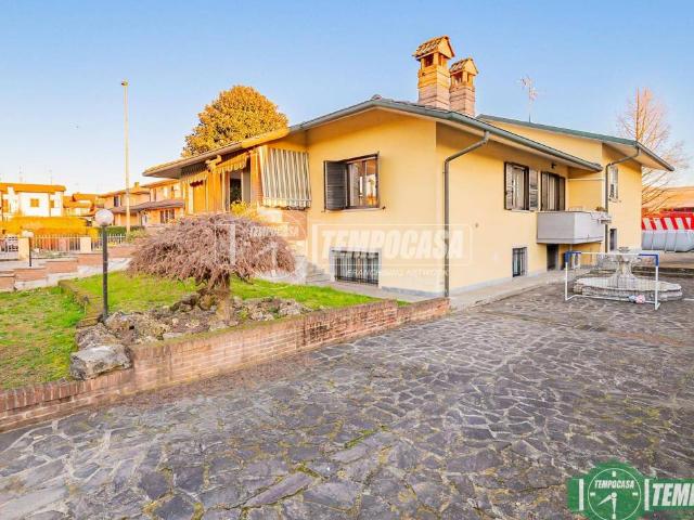 Villa Indipendente in vendita a Castiraga Vidardo, Lombardia
