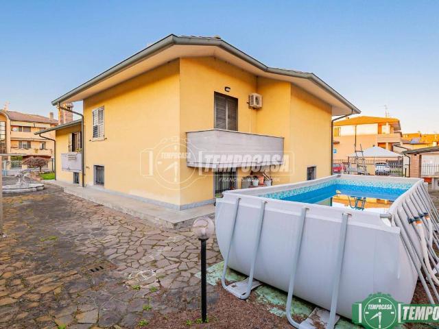 Villa Indipendente in vendita a Castiraga Vidardo, Lombardia