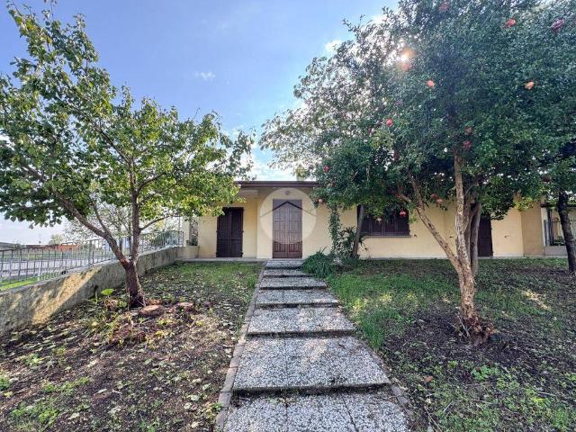 Villa Indipendente in vendita a Castrezzato, Lombardia