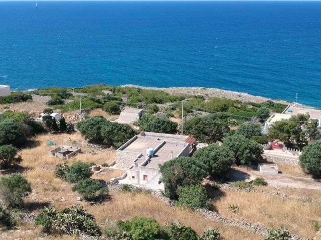 Villa Indipendente in vendita a Marina di Felloniche, Puglia