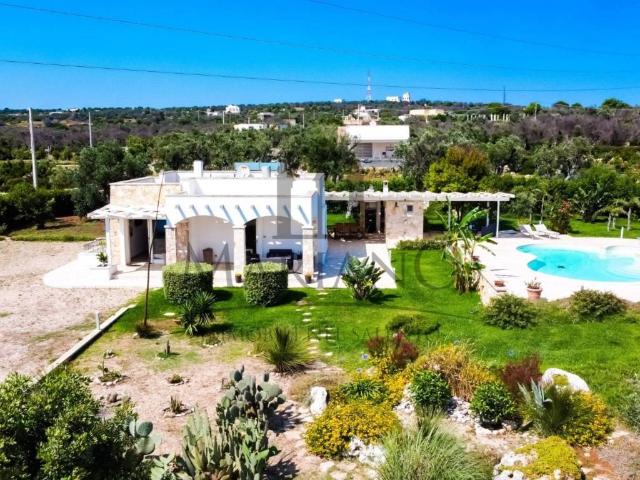 Villa Indipendente in vendita a Marina di Felloniche, Puglia