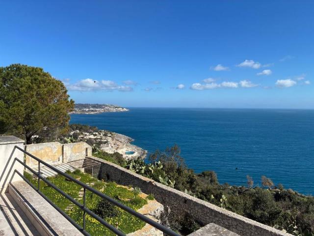 Villa Indipendente in vendita a Castro Marina, Puglia