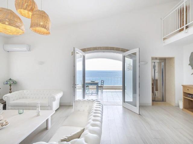 Casa in vendita a Castro Marina, Puglia