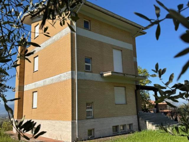 Villa Indipendente in vendita a Castrocielo, Lazio