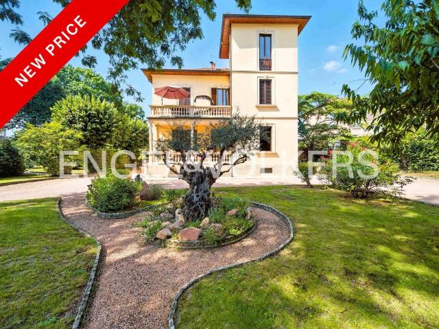 Villa Indipendente in vendita a Castronno, Lombardia