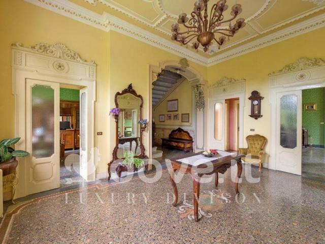 Villa Indipendente in vendita a Castellazzo, Castronno