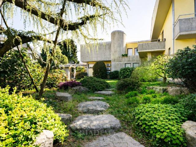 Villa Indipendente in vendita a Castronno, Lombardia