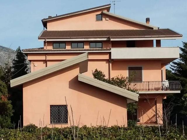 Villa Indipendente in vendita a Calabria, Cosenza