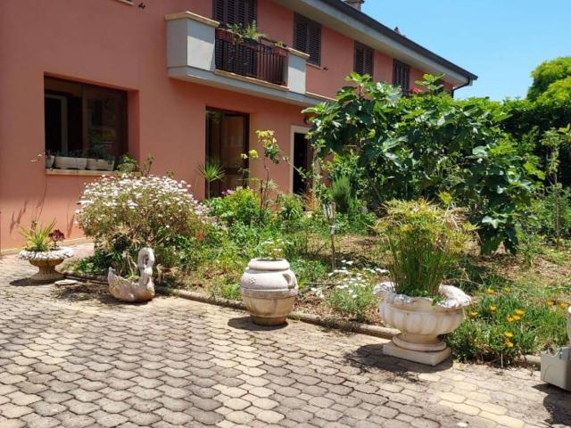 Villa Indipendente in vendita a Calabria, Cosenza