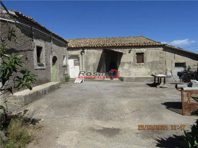 Villa Indipendente in vendita a Centro storico, Catania