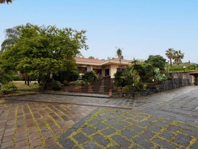 Villa Indipendente in vendita a San Giovanni Galermo-Trappeto-Cibali, Catania