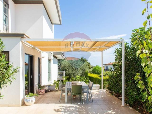 Villa Indipendente in vendita a Picanello-Ognina-Barriera-Canalicchio, Catania