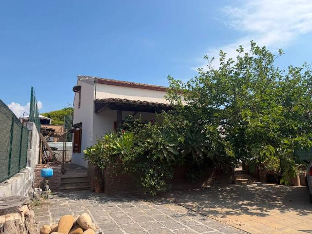 Villa Indipendente in vendita a San Giorgio-Librino-San Giuseppe la Rena-Zia Lisa-Villaggio Sant'Agata, Catania
