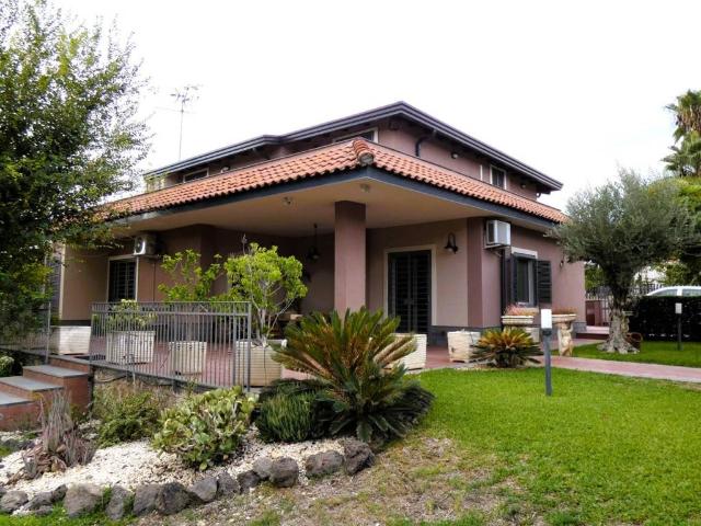 Villa Indipendente in vendita a San Giovanni Galermo-Trappeto-Cibali, Catania