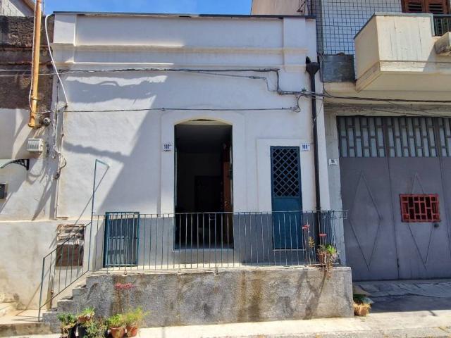 Villa Indipendente in vendita a Picanello-Ognina-Barriera-Canalicchio, Catania