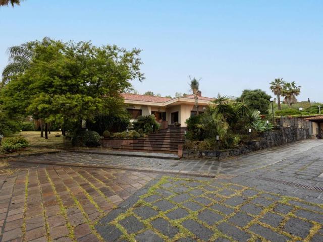 Villa Indipendente in vendita a San Giovanni Galermo-Trappeto-Cibali, Catania