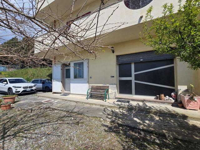 Villa Indipendente in vendita a Dulcino, Calabria