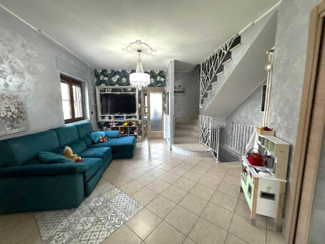 Villa Indipendente in vendita a Cuculera Nobile, Calabria