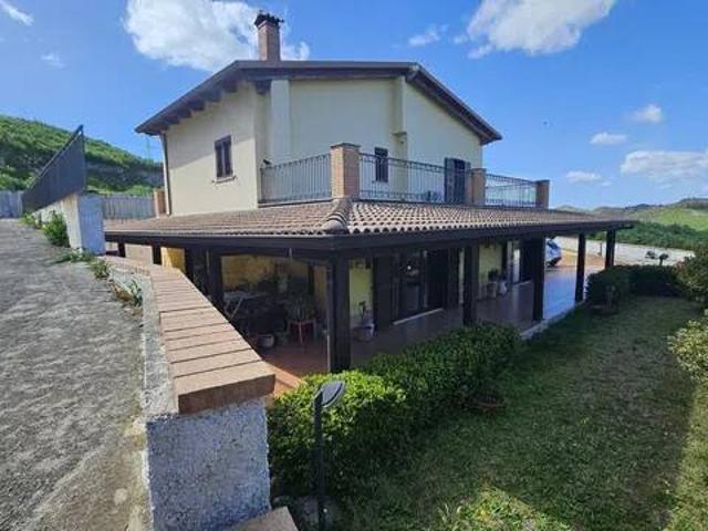 Villa Indipendente in vendita a Parco dei Principi, Catanzaro
