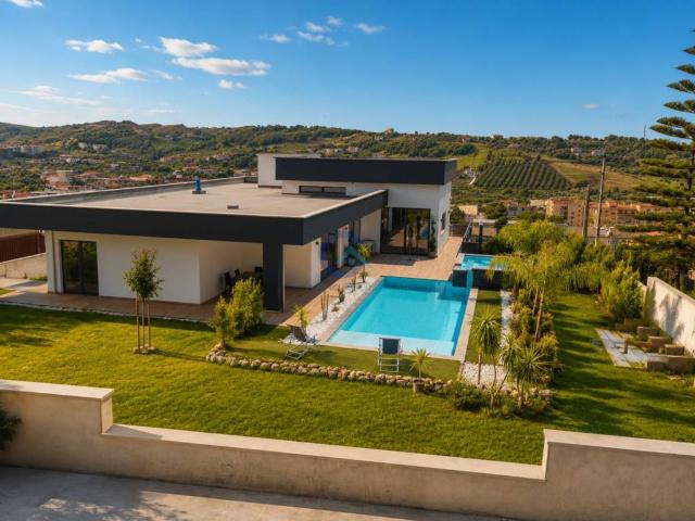 Villa Indipendente in vendita a Calabria, Catanzaro