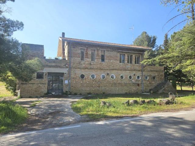 Villa Indipendente in vendita a Catignano, Abruzzo