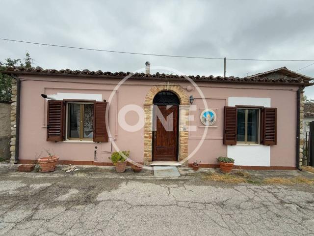 Villa Indipendente in vendita a Catignano, Abruzzo