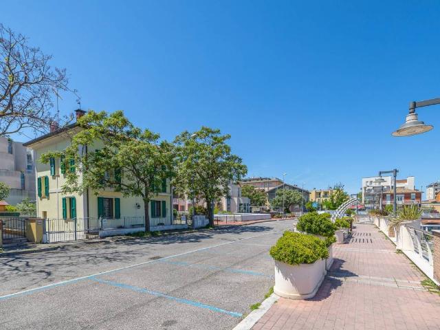 Villa Indipendente in vendita a Cattolica, Reggio Emilia