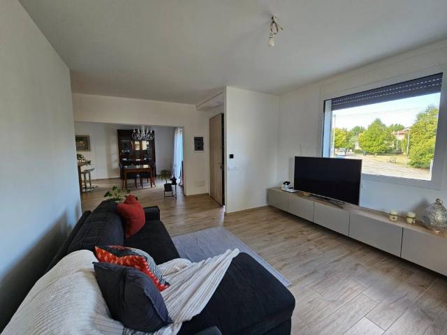 Villa Indipendente in vendita a Cattolica, Reggio Emilia