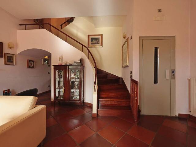 Villa Indipendente in vendita a Castagneto, Cava De' Tirreni
