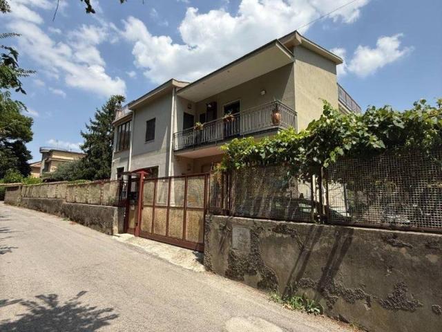 Villa Indipendente in vendita a Castagneto, Cava De' Tirreni