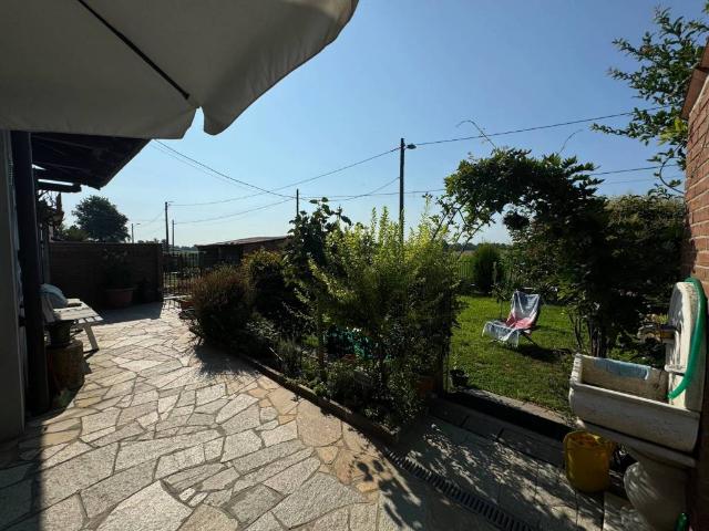 Villa Indipendente in vendita a Cava Manara, Lombardia