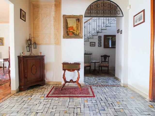 Villa Indipendente in vendita a Cava Manara, Lombardia