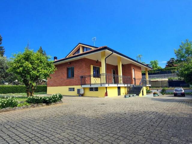 Villa Indipendente in vendita a Piemonte, Biella