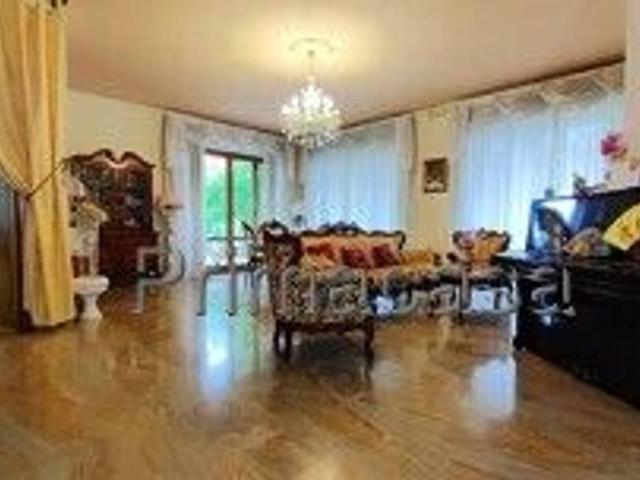 Villa Indipendente in vendita a Cavaion Veronese, Veneto