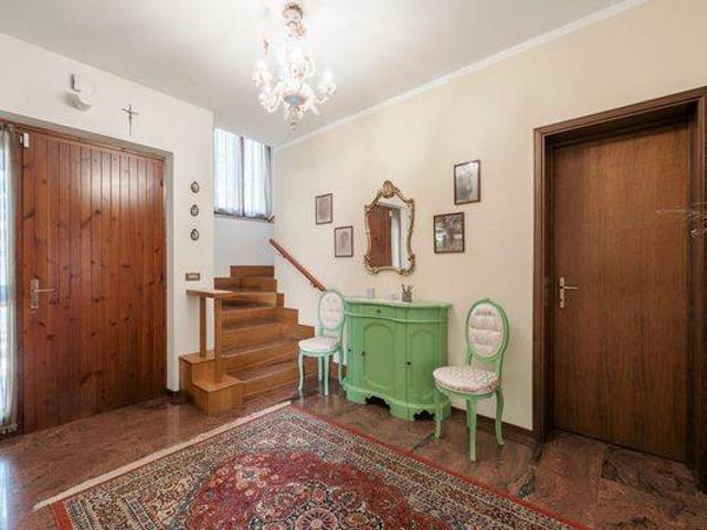 Villa Indipendente in vendita a Cavaion Veronese, Veneto