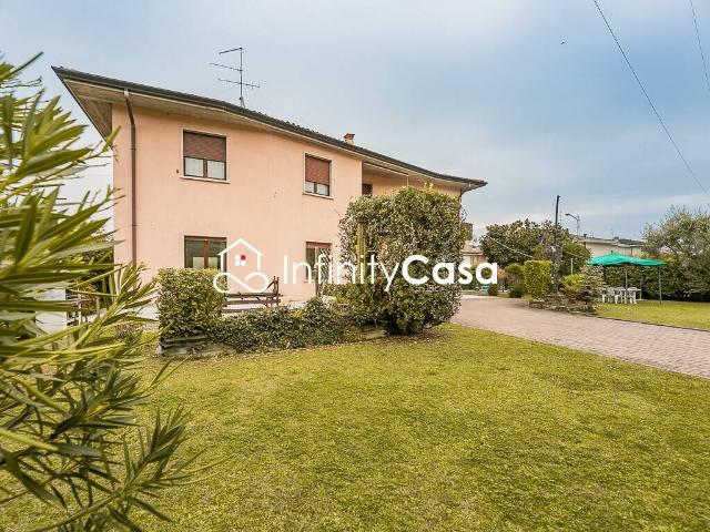 Villa Indipendente in vendita a Cavaion Veronese, Veneto