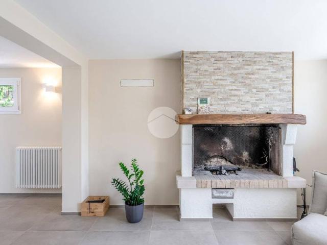 Villa Indipendente in vendita a Cavaion Veronese, Veneto