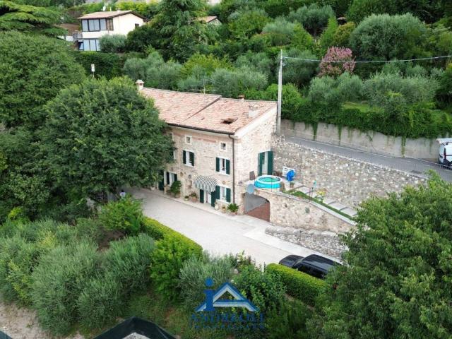Villa Indipendente in vendita a Cavaion Veronese, Veneto