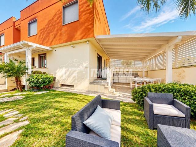 Villa Indipendente in vendita a Cavallino, Lecce