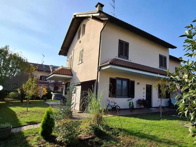 Villa Indipendente in vendita a Piemonte, Novara