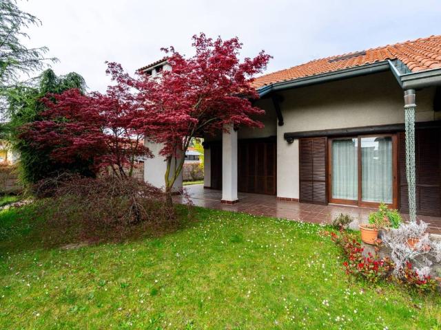 Villa Indipendente in vendita a Cavaria, Cavaria Con Premezzo