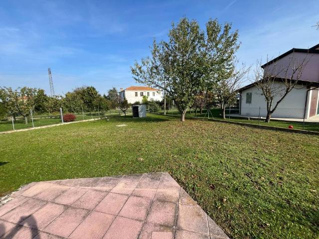 Villa Indipendente in vendita a Cavarzere, Veneto